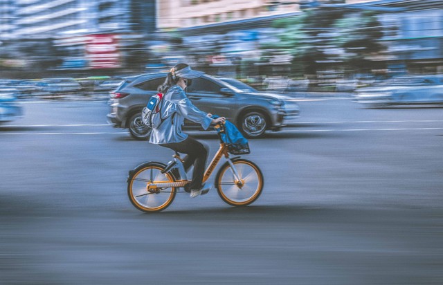 龙湖电影院有哪些电影？2024年最火的观影指南，让你不再错过任何一个精彩瞬间！