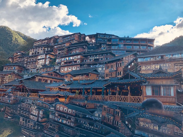 千户苗寨门票多少钱？揭秘你不知道的苗寨游玩攻略，让你的旅行不再迷茫！