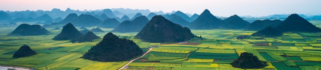 4月云南景点：一场不容错过的春日盛宴，从轿子雪山的马缨花到泸沽湖的碧水蓝天，带你看遍云南最美的春天！