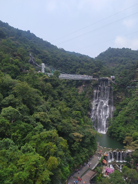 清远漂流哪个最刺激？古龙峡与黄腾峡之间的心跳对决，你准备好了吗？