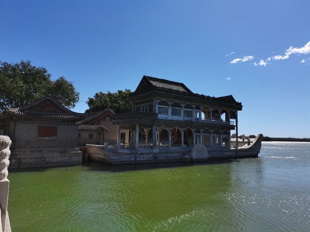 颐和园属于北京哪个区？海淀区的皇家园林，承载着千年历史与现代文明的交汇点