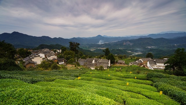 休宁县是哪个市的？探秘安徽南部这座历史悠久的小县城，带你走进黄山市的心脏地带！