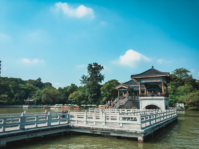 惠州西湖怎么走：2024年最新游玩攻略，带你轻松畅游岭南明珠，体验不一样的惠州风情，从这里开始你的梦幻之旅！