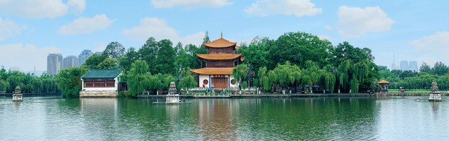 昆明旅游住滇池好吗？带你体验不一样的湖畔生活，感受四季如春的浪漫与惬意，探索古滇文化的魅力，享受亲子游的乐趣，发现昆明最美的角落