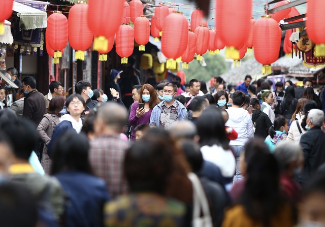 2024年大理三塔旅游人数创新高，春节假期吸引近600万人次游客，崇圣寺三塔成为最热打卡点，背后的故事与魅力究竟何在？