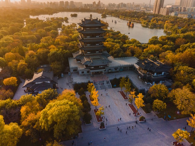大明湖公园怎么样：从免费开放到成为济南人心目中的幸福湖，看这座古老湖泊如何焕发新生