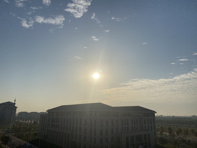 当岁月的长河悄然流淌，那些古老智慧在现代社会中焕发新生：这句老话在今，见证了一位年轻人如何用行动诠释传承的力量