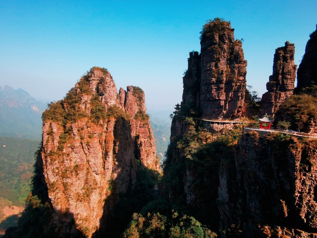 乐山到贵州多少公里？一场说走就走的旅程，从乐山出发，穿越577.8公里，直达贵州的心脏地带！