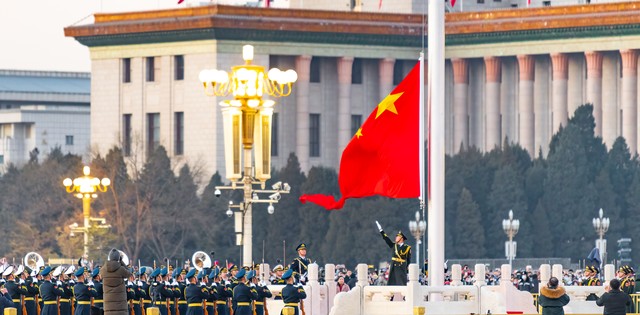 看升旗提前多久到？天安门广场的晨曦中，一场震撼心灵的仪式等你来见证！