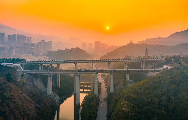 秦岭到成都多少公里？从638公里的风景线到3小时高铁，带你领略穿越秦岭的新速度与美景