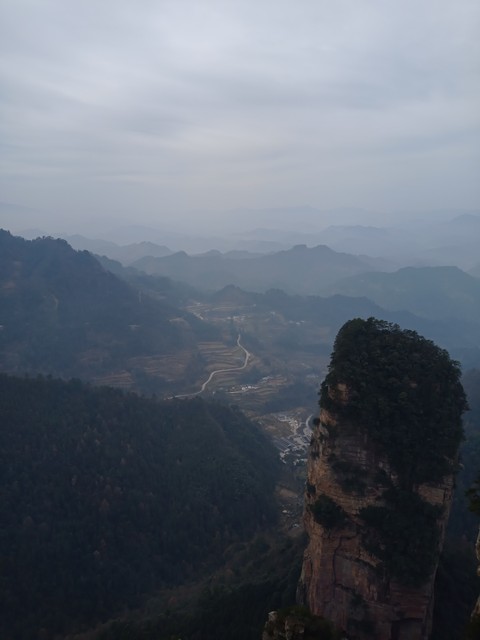 张家界有哪些景点？一文带你游遍张家界，领略奇峰秀水的奇幻之旅！