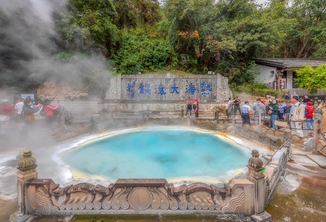 腾冲附近旅游攻略：从火山热海到古镇银杏村，一场说走就走的心灵之旅 | 探索腾冲周边最值得打卡的景点与体验，享受独一无二的滇西南风情