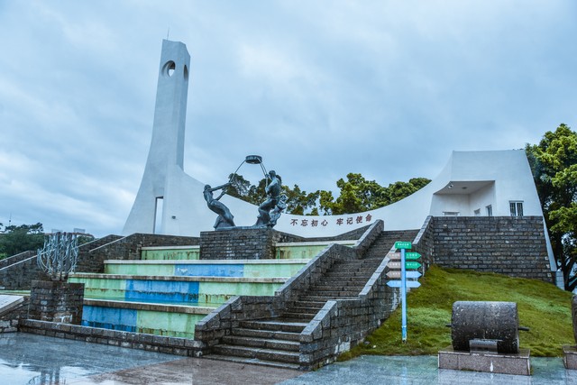 广东避暑胜地有哪些？2024年最全避暑攻略，带你逃离高温，享受清凉夏日，探寻北回归线上的绿洲与瀑布奇观，感受大自然的恩赐
