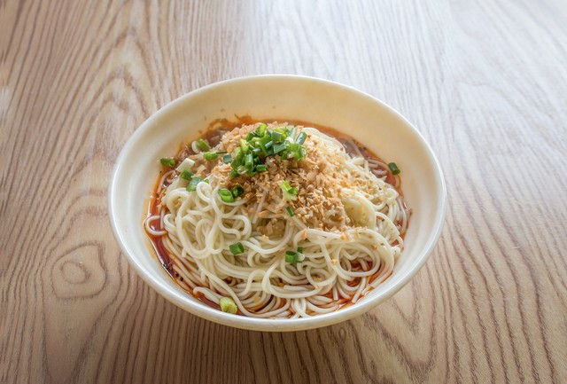 当重庆特色面食有哪些：从街头巷尾到家家户户的麻辣诱惑，你吃过几种？