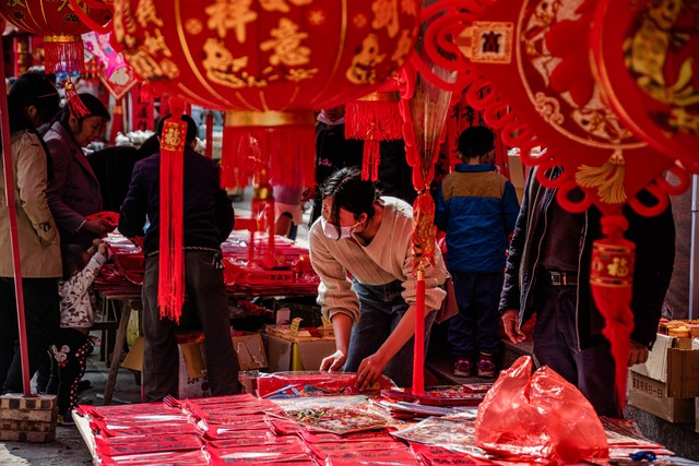 过年有哪些活动？从扫尘到舞龙，传统习俗如何在现代家庭中延续，带您体验最地道的中国新年