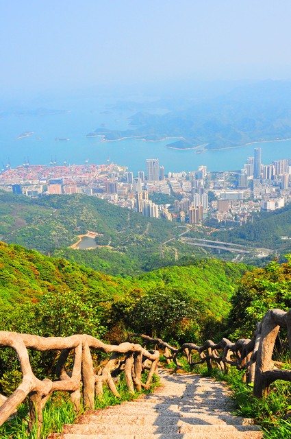 湘潭到永州多少公里？一场说走就走的自驾之旅，带你领略湖南中部的魅力，从湘潭出发，一路向南，探索永州的自然美景与人文风情，全程278.4公里，大约3小时车程，油费约176元，过路费105元，这样的旅程不仅是一次简单的位移，更是一场心灵的旅行