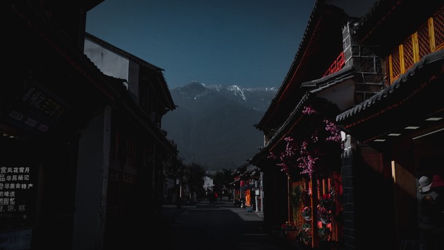 当大理遇上雨鞋：一场湿漉漉的浪漫邂逅