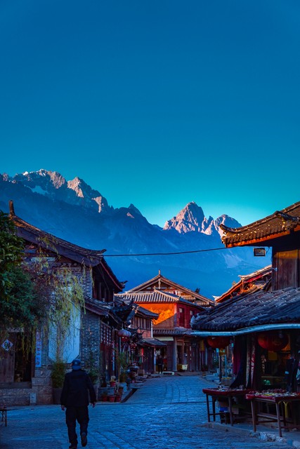 云南旅游3日游：一场说走就走的奇幻之旅，带你领略玉龙雪山下的纳西族风情与丽江古城的魅力