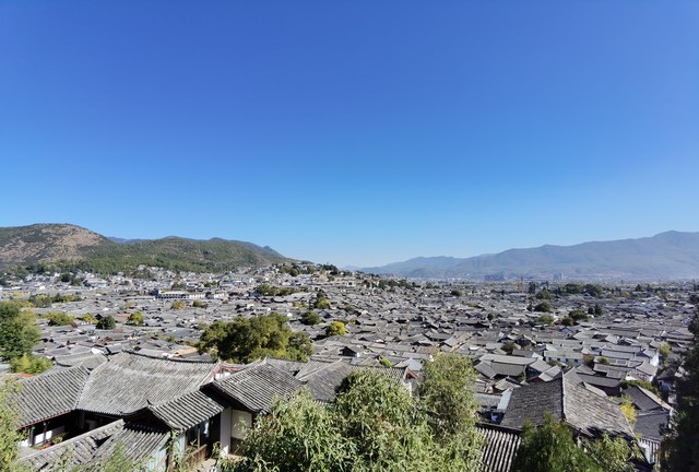 十一月初丽江旅游：当秋风轻拂古城墙，一场关于浪漫与诗意的邂逅正在悄然上演
