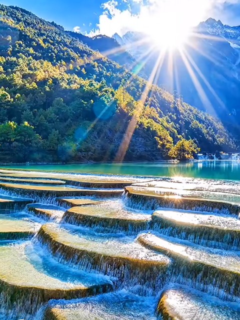 12月去云南旅游路线：从昆明的红嘴鸥到丽江古城的静谧，再到西双版纳的热带风情，一场不容错过的冬季梦幻之旅