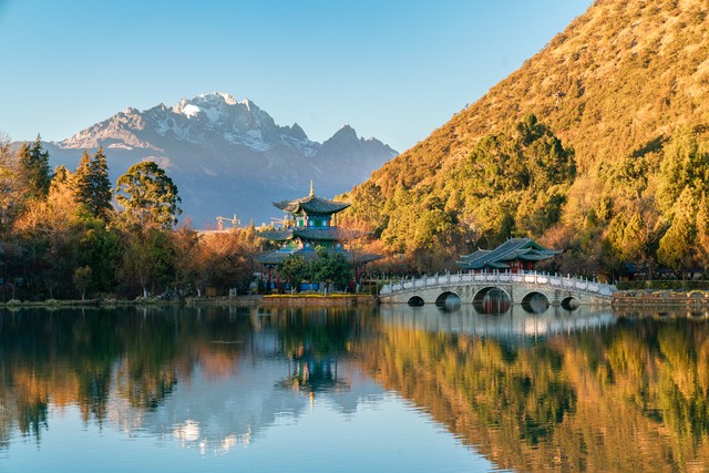 云南旅游业关门风暴：从低价团整治到民宿寒冬，看彩云之南如何浴火重生