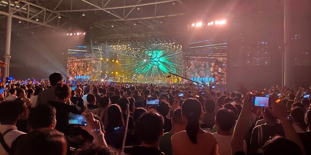 2017有哪些演唱会？带你回顾那些年我们一起追过的演唱会，从王菲到吴亦凡，从跨年狂欢到夏日激情，每一场都是青春的见证！