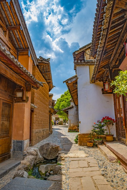 云南丽江大理景点门票最新攻略：带你轻松玩转2024年最热门的旅游胜地，不花冤枉钱，畅享最美风景！