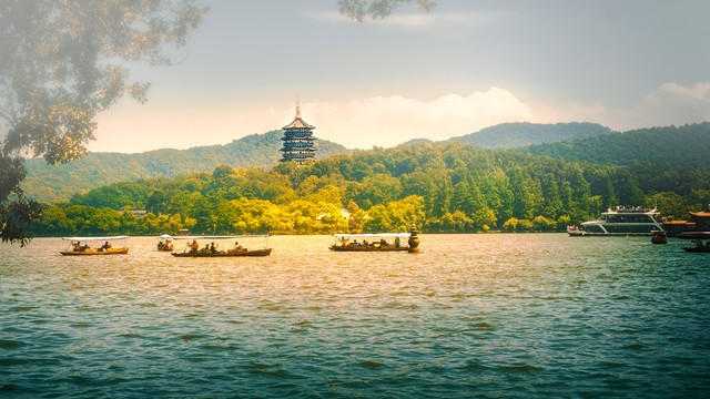 详细阅读:杭州一日游怎么玩最好?带你领略人间天堂的绝美风光与深厚文化底蕴,从西湖到灵隐寺,再到雷峰塔,一天之内尽享杭州精华! 杭州一日游怎么玩最好?带你领略人间天堂的绝美风光与深厚文化底蕴,从西湖到灵隐寺,再到雷峰塔,一天之内尽享杭州精华!