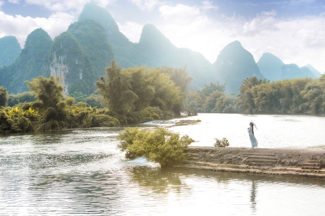 桂林到大理丽江旅游：一场穿越时空的奇妙之旅，探索古老与现代交织的美丽画卷，从桂林山水甲天下到云南风情万种的浪漫之都，这里不仅有壮丽的自然景观还有深厚的历史文化底蕴等待着每一位旅行者的到来