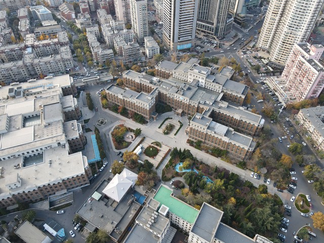 大连中山医院怎么样：从患者真实经历看这家百年老院如何用爱心与专业守护健康