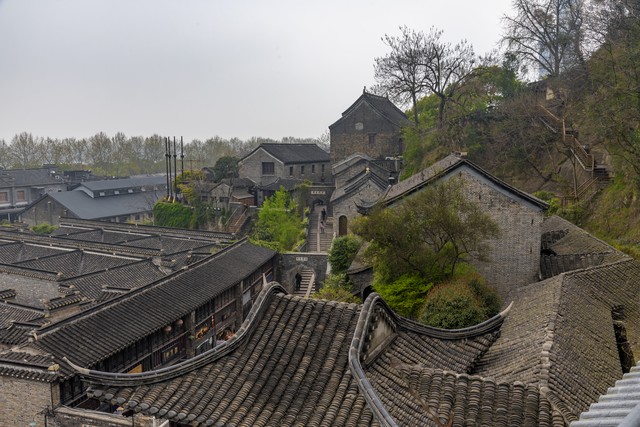 江苏镇江有哪些景点？2024年不容错过的镇江旅行终极指南，带你玩转金山、北固山、西津渡等绝美之地