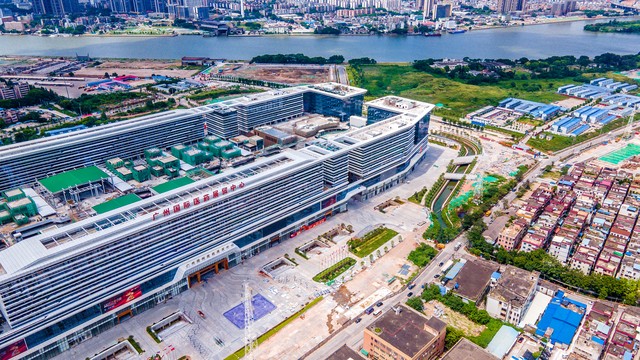 深圳人民医院在哪里？深圳最古老的医院竟然藏身繁华都市，快来看看如何轻松抵达！
