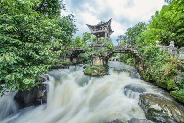 云南腾冲旅游乱象：一场关于美丽与丑陋的较量，让我们一起揭开背后的真相，找回那片纯净的天空