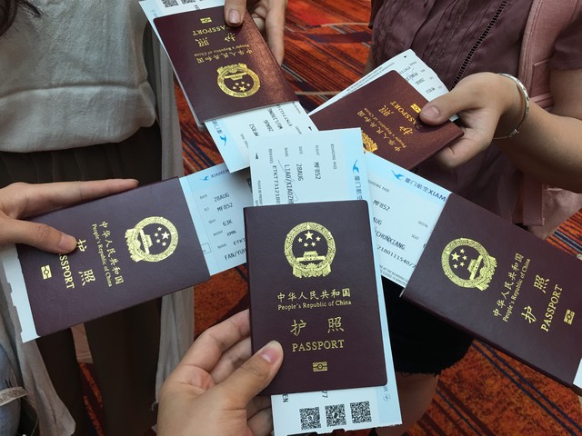 当你站在城市的任何一个角落，突然意识到交通便利的新时代已经悄然来临，你会不会感到一阵莫名的兴奋？每一次出门都像是开启一场小型探险，不知道这次又会遇到什么样的惊喜。想象一下，当你不再为堵车而烦恼，不再担心错过重要的约会或会议，那是一种怎样的解脱感？今天，就让我们一起感受这个充满活力与变化的时代，看看它是如何改变我们的生活的。