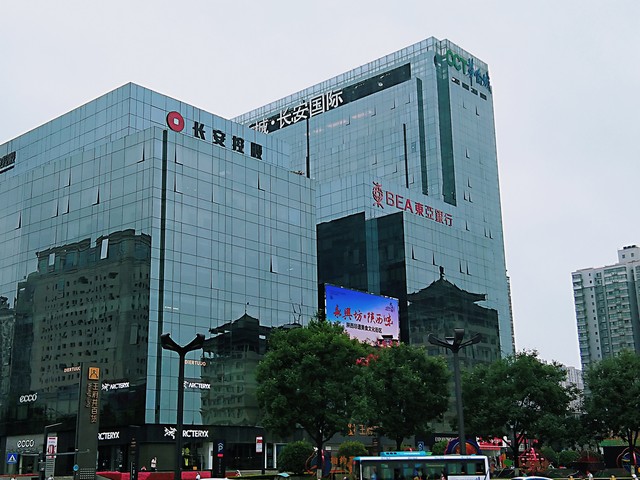 西安购物去哪里？这份购物指南带你解锁古都的潮流与文化之旅