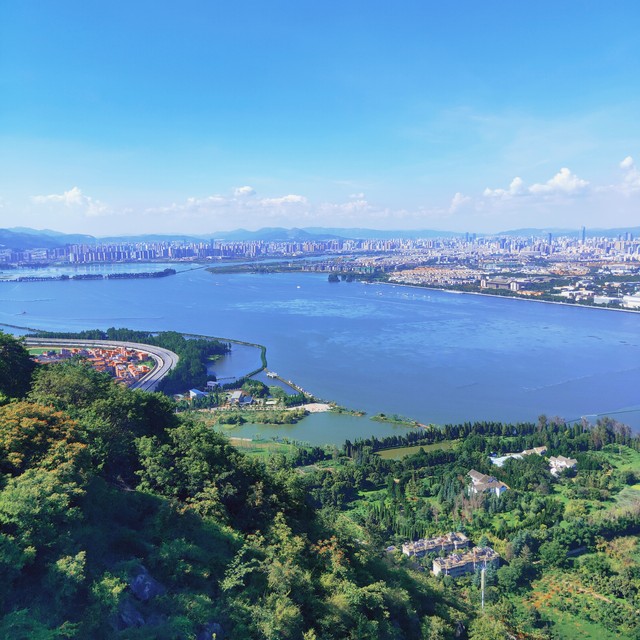 完美昆明专卖店地址：隐藏在春城的心脏地带，你从未发现的宝藏购物地！