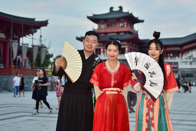 带你穿越千年：从古代智慧到现代生活的奇妙旅程，探索那些被时光遗忘的秘密与奇迹