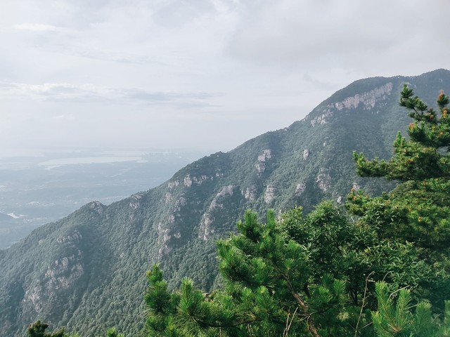 庐山如何回南昌：从云雾之都到英雄城的奇幻之旅，一次难忘的周末探险