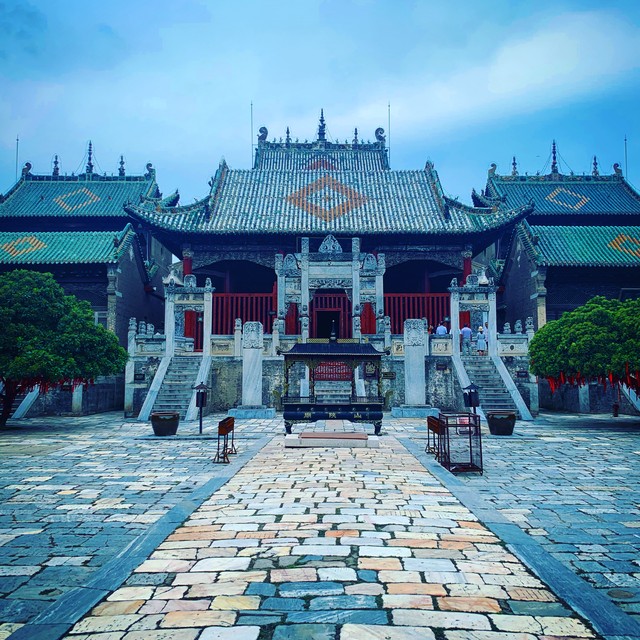 南阳属于哪里？一场关于河南南阳的奇妙之旅，从月季花车巡游到音乐节风波，这里的故事让人欲罢不能