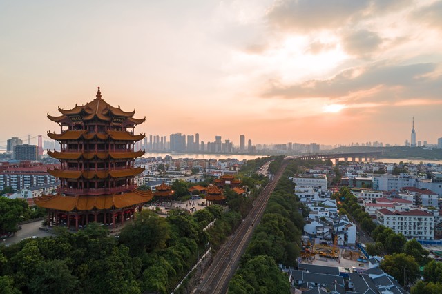 武汉黄鹤楼在哪个区？探秘黄鹤楼的前世今生，感受江城的独特魅力