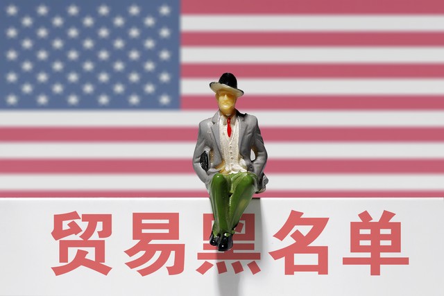 当你在美国不知道怎么称呼别人时，这句魔法口令能救你一命：在美国如何称呼他人，从Mr.到小名全知道，让你瞬间成为社交达人！
