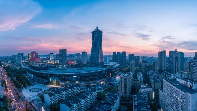 杭州哪里人最多？揭秘这座江南水乡人口最密集的区域，从白杨街道到萧山区，带你领略杭州的繁华与魅力