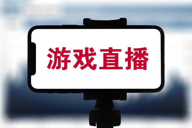 导游如何搞气氛？看这位老导游如何用一场“独角戏”点燃整个车厢，让旅途充满欢笑与回忆！