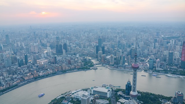 七浦路什么区？带你揭开上海最繁华服装批发市场的神秘面纱，感受时尚潮流的脉动