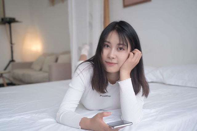 香港和日本哪个发达？从繁华街头到隐秘角落，探索两个东亚明珠的真实面貌