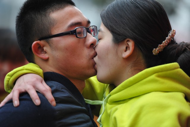 在然的怀抱中成：一个关于成长与回归的真实故事，让我们一同感受那份来自心底深处的力量
