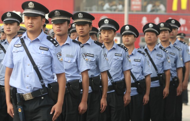 自助入境如何补入境章？走自助通道护照没盖入境章，怎么办？别急，这里有最全解决方案，让你轻松应对未来签证难题！