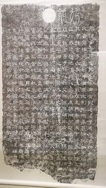 云南陆良主要景点：一场穿越时空的奇幻之旅，从彩色沙林到爨龙颜碑，每一处都是大自然与历史的完美邂逅