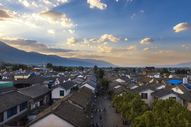 大理周围旅游：从洱海到苍山，从大理古城到喜洲古镇，一场说走就走的浪漫之旅，探索大理周边那些不容错过的绝美景点，带你领略风花雪月的诗意画卷