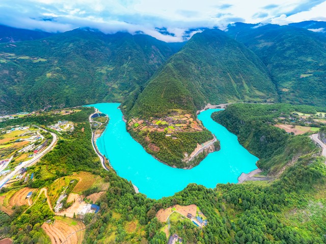 云南贡山景点：探索那片神秘而迷人的土地，一场说走就走的旅行，你准备好了吗？